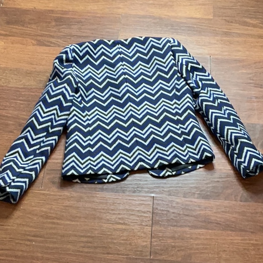 Chevron Patterned Women's Jacket - image 6